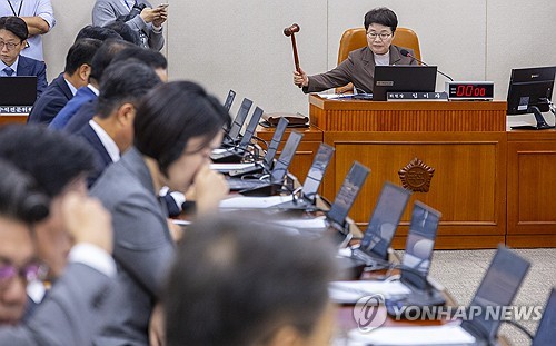 기재위, 고정욱 롯데지주 사장 등 국정감사 증인·참고인 확정_황남경