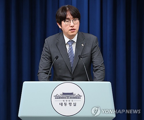 하정우 수석 "젊은 과학도 롤모델 될 국가과학자 100명 뽑는다"_정지서