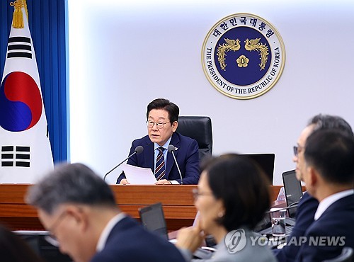 李대통령 "코스피 3,500 돌파…추세 쉽게 바뀌지 않을 것"(종합)_정지서