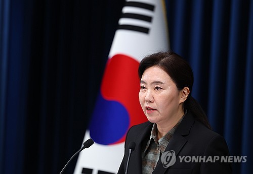 李대통령 "금산분리 완화, 매우 특수한 영역서 충분한 논의"(종합2보)_정지서