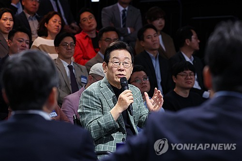 '잔인한 금융' 또 언급한 李대통령…"또 사회주의 소리 듣겠네"_정지서