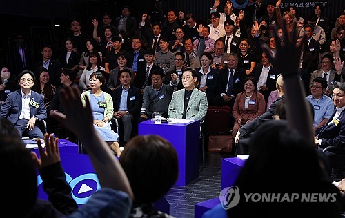 李대통령 "주식해서 망하는 건 잡주…우량주에 장기투자하라"_정지서