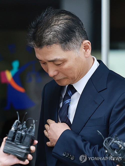 'SM 시세조종 혐의' 카카오 김범수 항소심 첫 공판 출석_한종화
