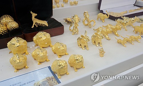 '김치프리미엄' 붕괴에 반사이익…신한운용, 국제금 ETF 보수 파격 인하_이규선