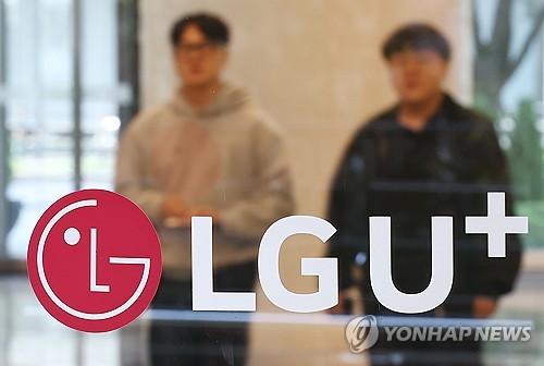 LGU+, 3분기 일회성 비용에 이익 급감 예상…악재 언제까지_윤영숙