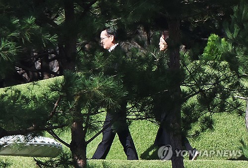 고 이건희 회장 선영 찾은 이재용 회장