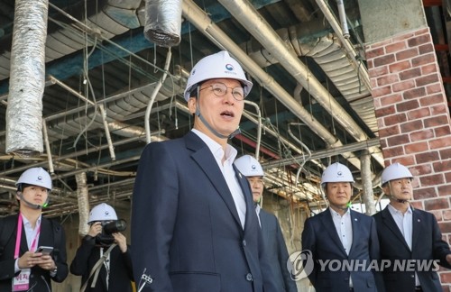 해수부, 내달 8일부터 부산 이전 개시…트럭 249대 투입_한종화