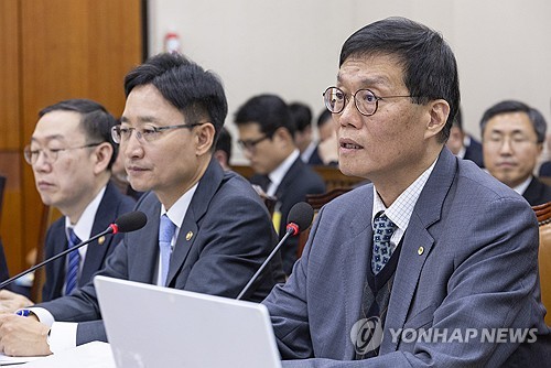 이창용 "가계부채 급격히 줄어도 문제…GDP 80%로 천천히 내려야"_오진우
