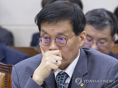 이창용 "저신용자 인위적 금리 인하, 문제 많아"_오진우