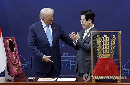 金·金·金·金…트럼프 위해 준비한 4종 세트_정지서