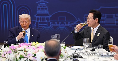 트럼프 "한국과 관세협상 거의 최종단계까지 갔다"(종합2보)_정지서