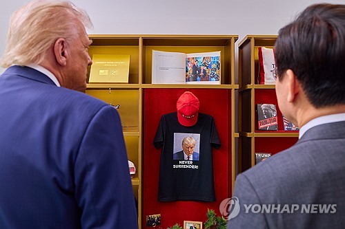 '관세 전쟁'서 상대편 장수 치켜세운 트럼프, '복선'이었나_유수진