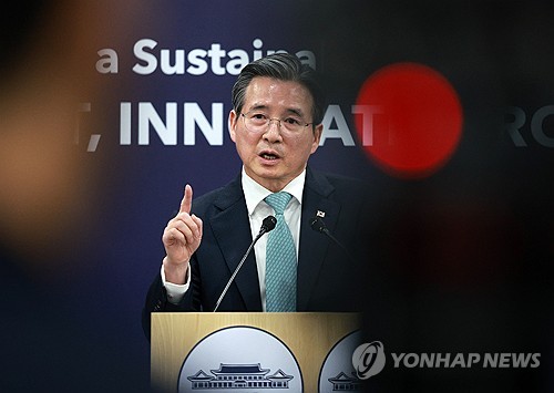 김용범이 밝힌 한미 관세협상 뒷얘기…"꿈에서도 러트닉 찾았다"_정지서