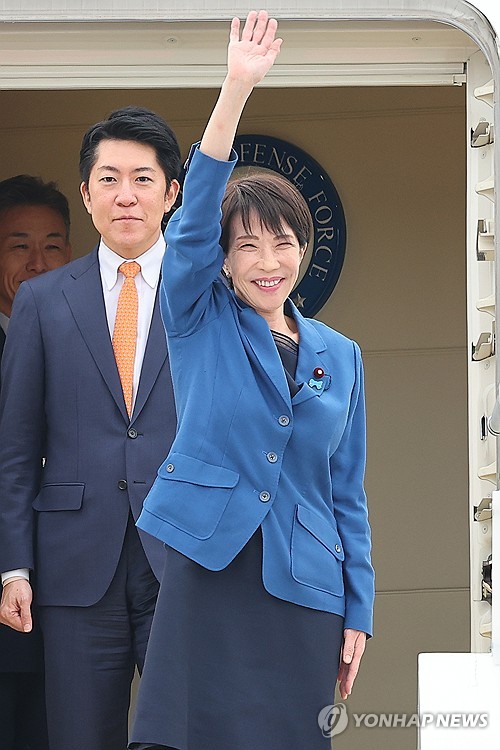 日정부, 경기부양 위한 18조3천억엔 추경 승인(상보)_김지연