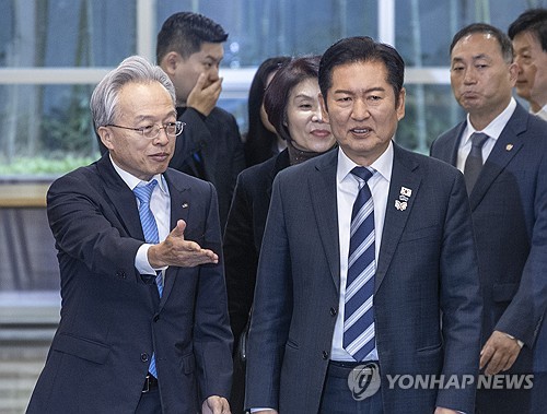 정청래 "근로소득세 과세 표준 현실화 면밀히 검토"_황남경