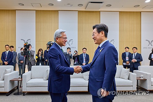 젠슨 황 대표 맞이하는 이재명 대통령