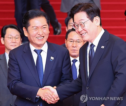 與 "내년 예산안 법정 기한 내 반드시 처리"_황남경