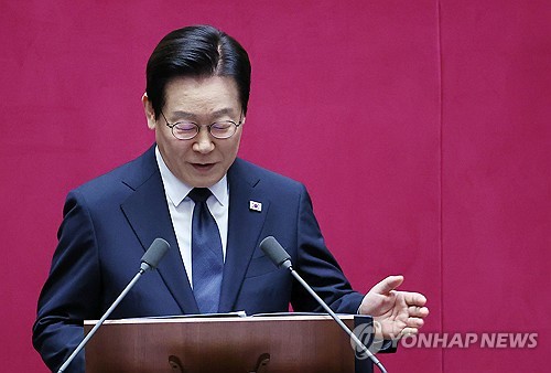 빈 국민의힘 의원석 언급하는 이재명 대통령