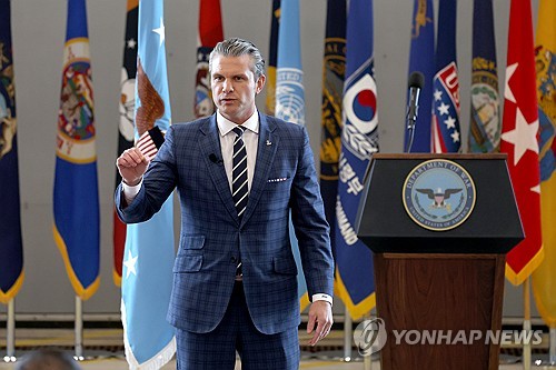 (서울=연합뉴스) 피트 헤그세스 미국 국방부 장관이 4일 경기도 평택시 캠프 험프리스에서 열린 장병격려행사에서 발언하고 있다. 2025.11.4  [국방일보 제공. 재판매 및 DB금지] photo@yna.co.kr
