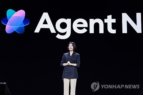 '검색 강자' 네이버 vs '메신저 강자' 카카오, '에이전트 AI'로 승부_윤영숙