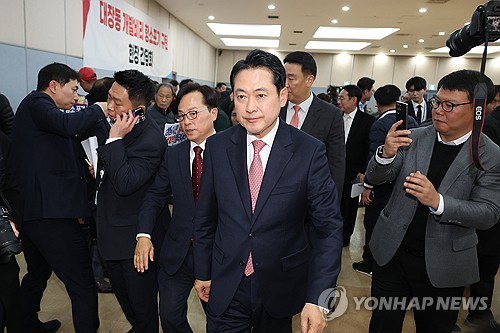 '항소 포기' 규탄 현장간담회 마친 장동혁 대표