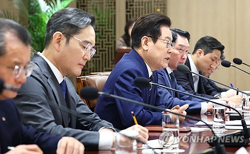 '1천조 메가프로젝트' 띄운다…靑, 오늘 반도체 국가전략 발표_정지서