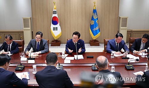 관세 고비 넘긴 7대 그룹…수백조 '투자 보따리' 풀었다_윤영숙
