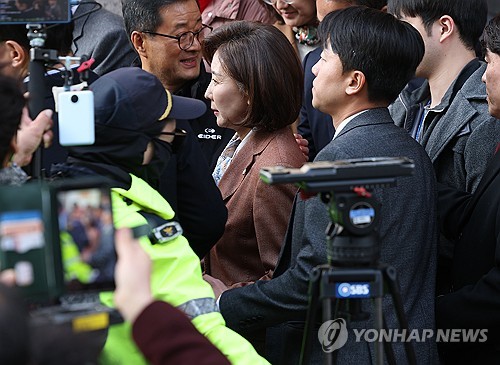 정청래 "나경원 봐주기 판결 분노"…장동혁 "우리 저항이 옳았음을 증명"_온다예