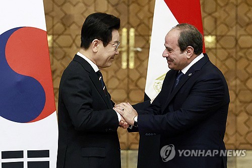 손 맞잡은 한-이집트 정상