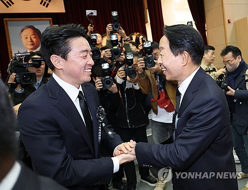 李대통령, 故김영삼 전 대통령 서거 10주기 추도…"대도무문 말씀 되새긴다"_정지서