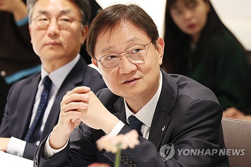 이찬진 "연말 급격한 머니무브 방지…자금시장·유동성 밀착관리"_윤슬기