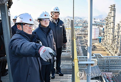 김정관 장관, LG화학 여수공장 현장 방문
