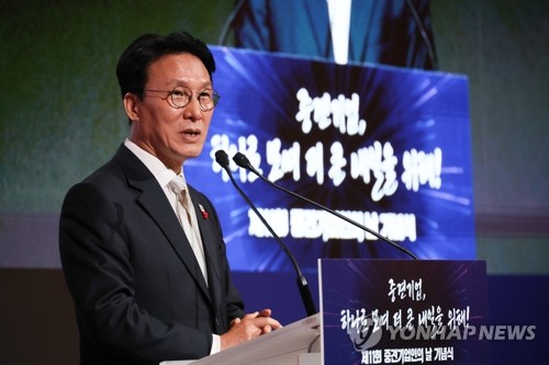 金총리 "서울시장 선거 여론조사서 빼달라…국정현안에 전념"_정지서