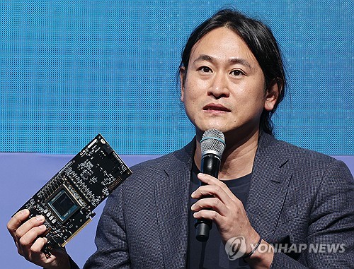 AI 반도체 든 백준호 퓨리오사AI 대표