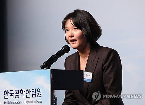 최수연 네이버 대표, 지식인 답변 노출 사고에 사과_최정우