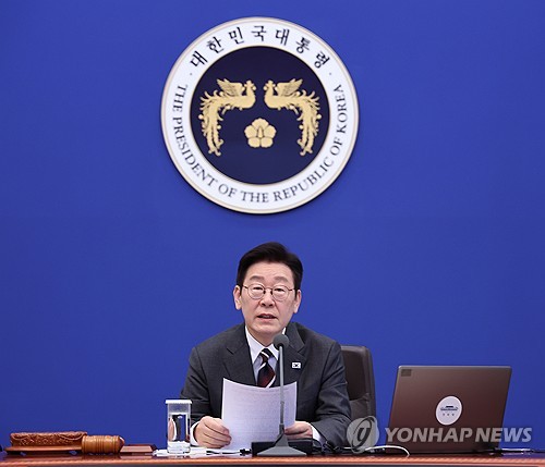 李대통령 "경제 체질 완전히 바꿔 성장 깊이·폭 넓혀야"(종합)_온다예