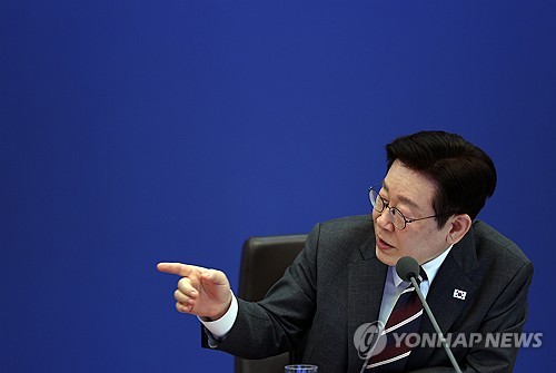 李대통령, 오늘도 '부동산 SNS'…"대비 안한 다주택자 책임 아닌가"_황남경