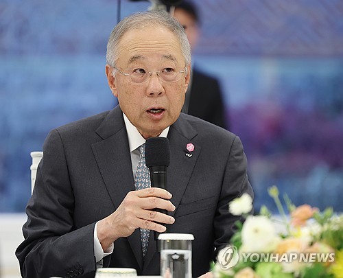 류진 한경협 회장 "10대 그룹 5년간 270조 지방투자 계획"_황남경
