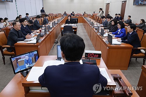 여야, 국회 연금개혁특위서 '퇴직연금 기금화' 두고 논쟁_황남경