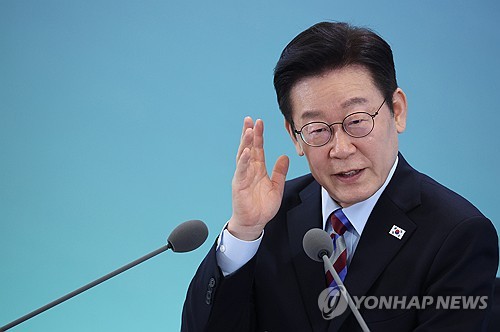 李대통령 "아파트 한 평에 3억 말이 되나…과거 일본처럼 될 수도"_온다예