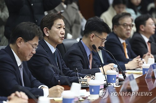 (서울=연합뉴스) 윤동진 기자 = 황성엽 금융투자협회장이 10일 서울 금융투자협회에서 열린 ‘금융감독원장-증권회사 CEO간담회‘에서 발언 하고 있다. 2026.2.10 mon@yna.co.kr