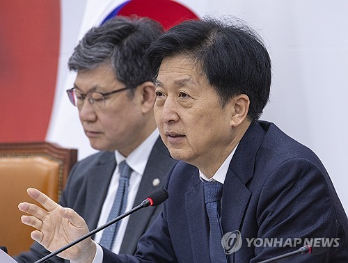 與 "경영권 방어에 자사주 쓰게 해달라?…코스피 2,500 가자는 것"_온다예