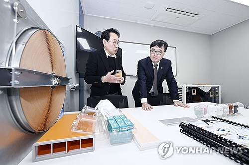 기획처 장관대행 "연말까지 '자발적 탄소시장' 거래소 신설"_박준형