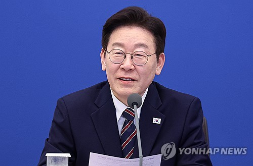 李대통령이 꼽은 최고 경제성과…'코스피 최고치 경신'_정지서