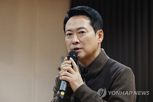 장동혁 "李대통령, 밤마다 엉뚱한 국민에 호통…'안방 여포'처럼 보여"_온다예