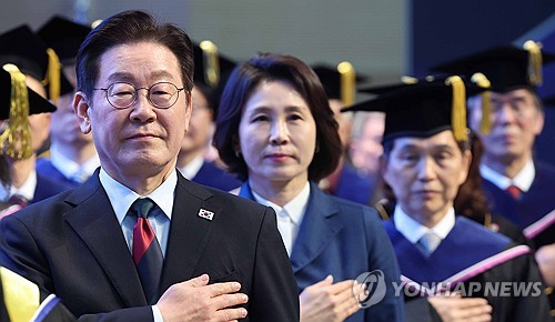 '尹 입틀막' 카이스트 찾은 李대통령 "돈 없어 연구 멈추는 일 없을 것"_정지서