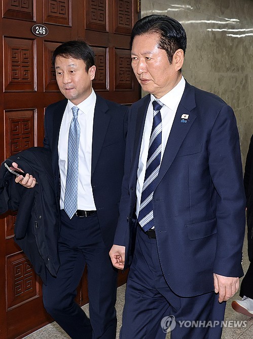 與 "코스피 7천 날아오르려면 3차 상법 개정 시급"_황남경