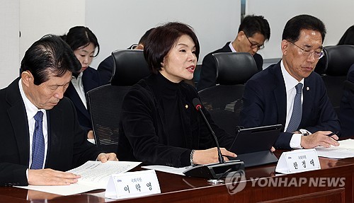 與 "퇴직연금 의무화·기금화, 연내 개정안 마련해 처리"_온다예