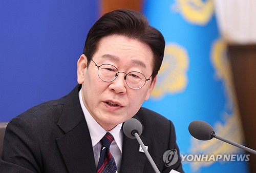 李대통령 "상가 임대료 제한에 관리비 올려…범죄행위에 가까워"_정지서