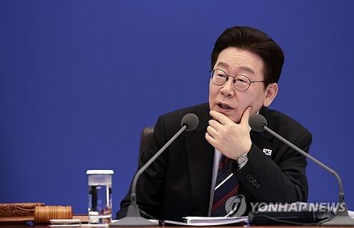 李대통령 "농지매각 명령에 공산당 운운…경자유전 원칙은 헌법에 명시"_정지서